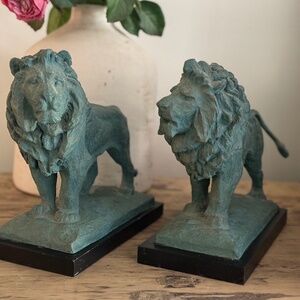 Chicago Art Insitute Lion Bookends
